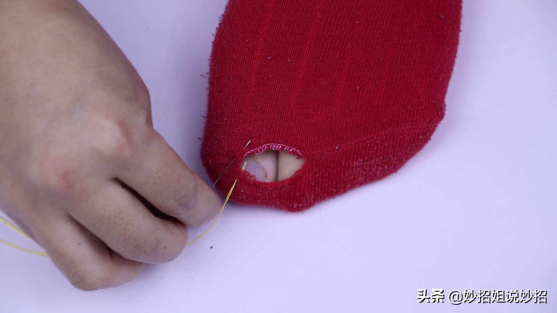 袜子破洞了怎么补比较好,修补袜子破洞五角星慢动作新针法