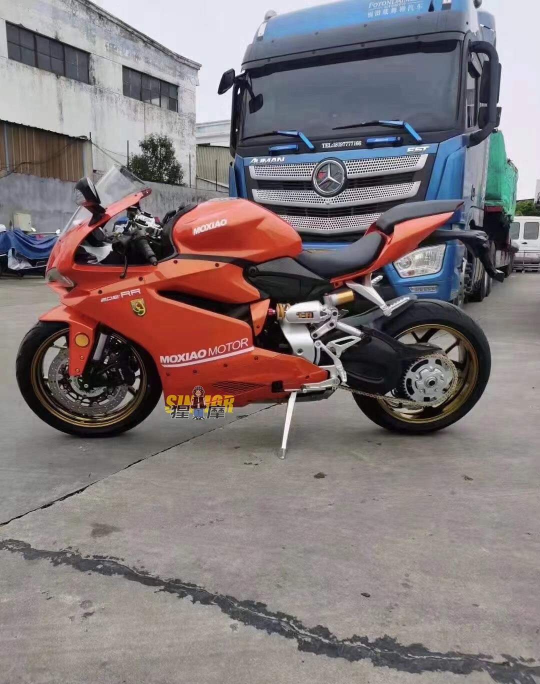 杜卡迪摩枭500rr与杜卡迪v4对比,摩枭500rr对比杜卡迪外观