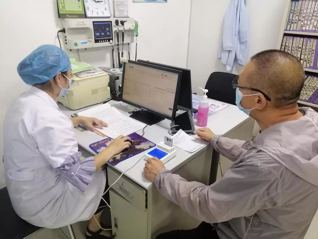 济南历下燕山社区卫生服务中心,社区卫生中心负责人的访谈