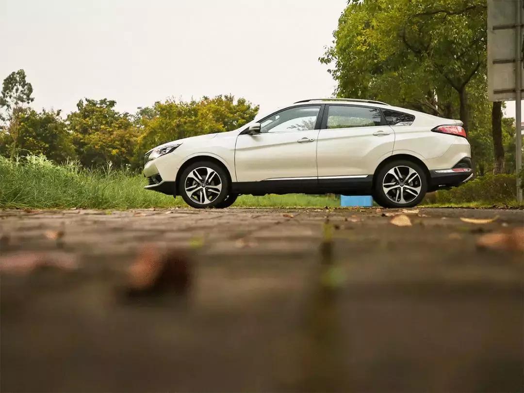 宝马x6性能测试不负运动之名,2019年第三代新宝马x6测评