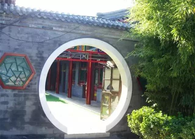 东城区这个胡同里的王府小学，曾有老舍先生的足迹