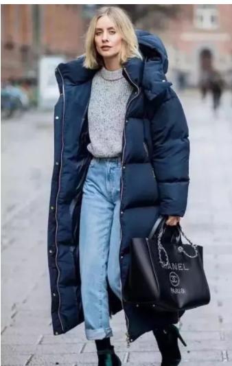 冬天穿羽绒服，一定要避开这3个误区，方能解决显胖显土的问题