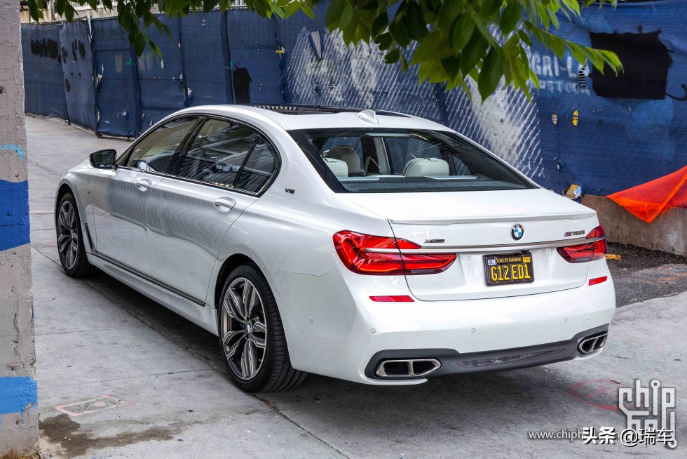 新款宝马m760liv12曜影特别版,宝马的v12