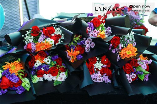 领潮来袭时“克”突击奥捷盈科领克中心盛大开业