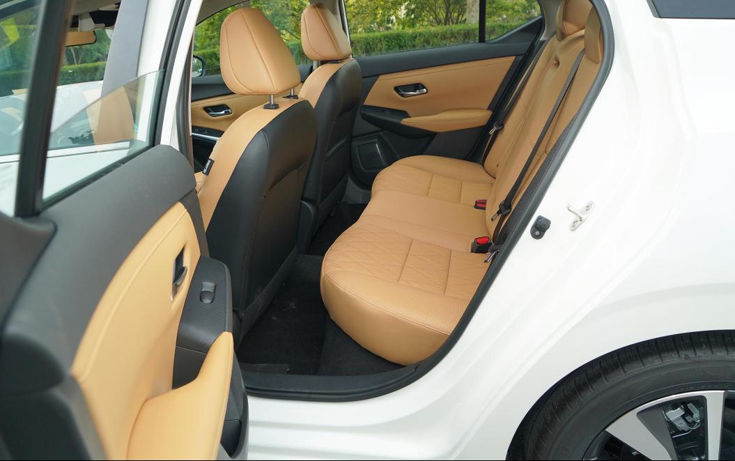 新款卡罗拉和轩逸哪个值得买,卡罗拉跟新轩逸哪个更值得买