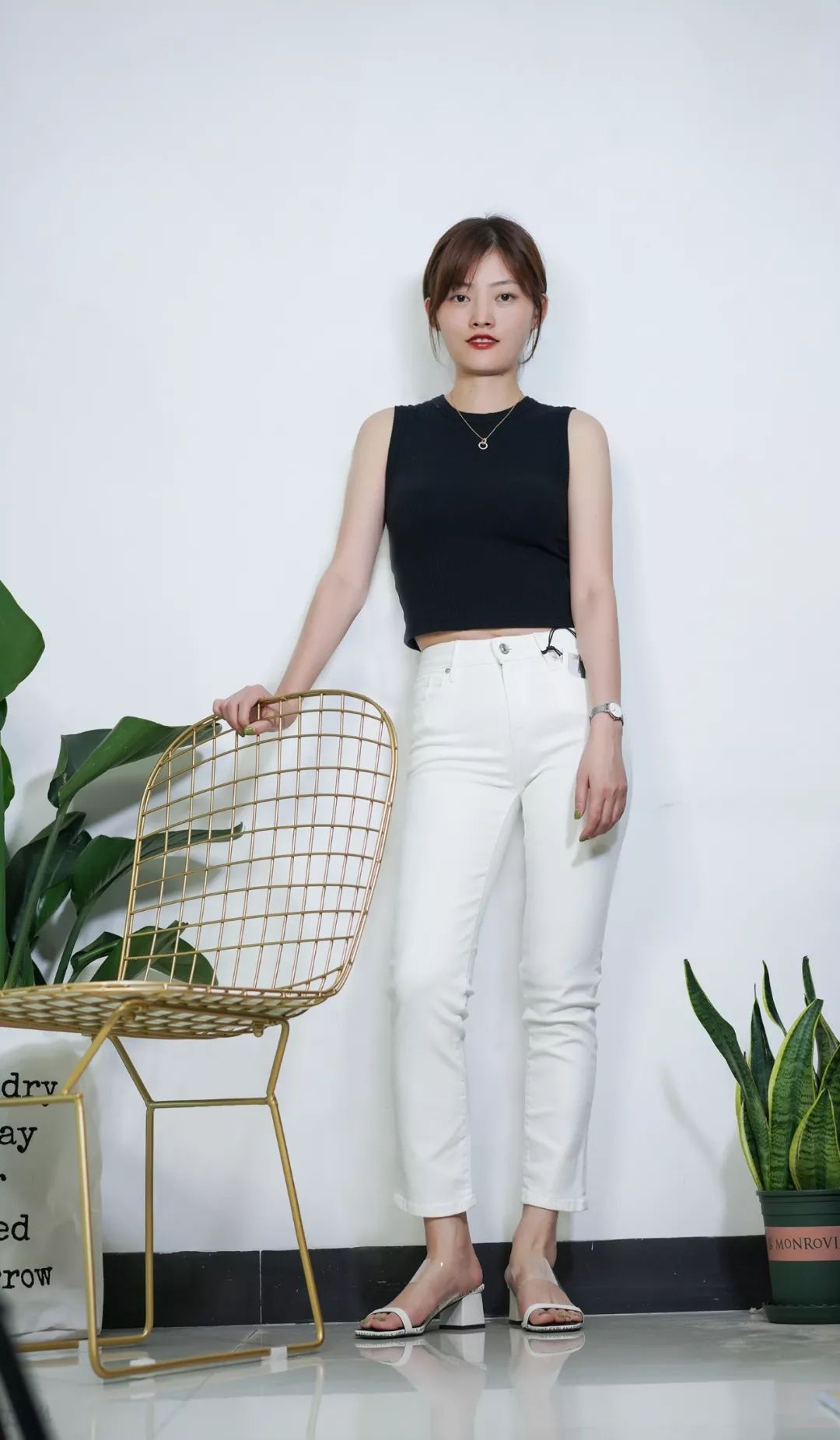 我试了九条白色牛仔裤,这四条太太太好穿了!