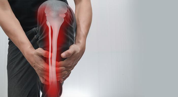 膝盖关节炎晚上睡觉就疼,天气变冷了膝盖关节处痛怎么治疗