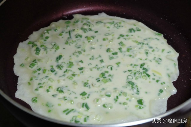电饼铛香葱薄饼,电饼铛做薄饼怎么做简单又好吃
