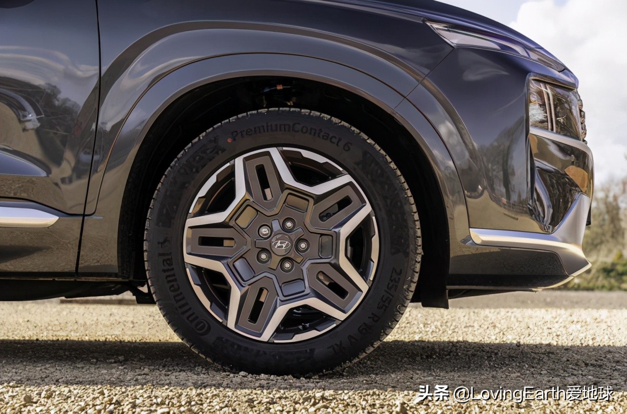 全新现代圣达菲2024款,2013年现代圣达菲2.0手动多少油耗