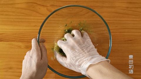 如何让绿豆糕吃起来清爽,绿豆糕最简单的家庭做法