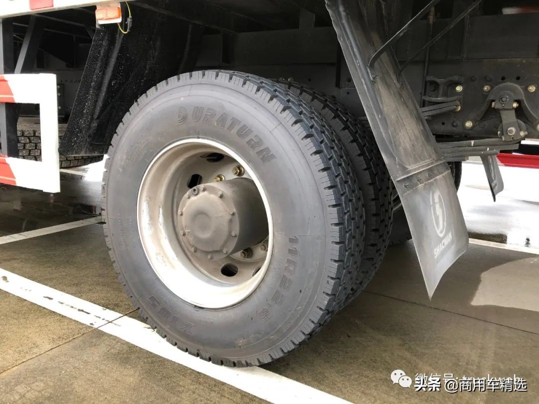 300马力的三轴货车配多大速比,300马力自卸车四桥