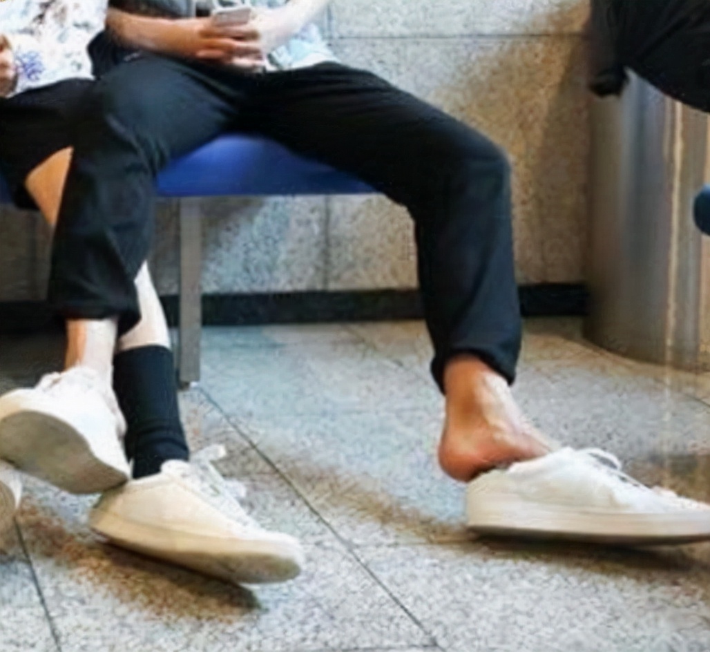 从脚看出一个人的心理学,心理学对脚的分析