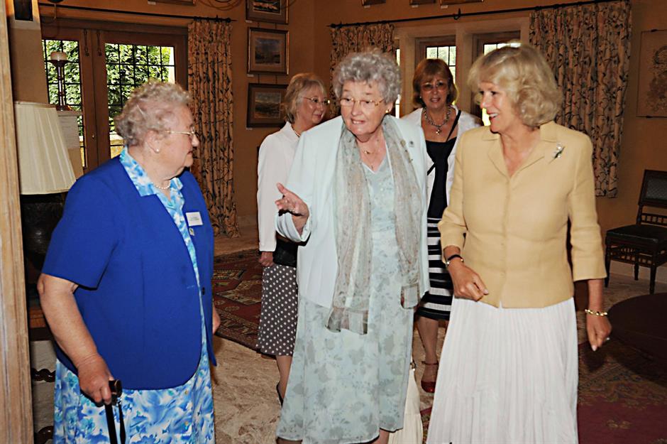 当王室成员打开大门在家里拍照时，我们才终可以一睹他们的豪宅