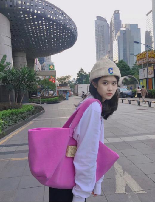 如何知道自己的脸型适合什么帽子,根据脸型挑选帽子这样才不显脸大