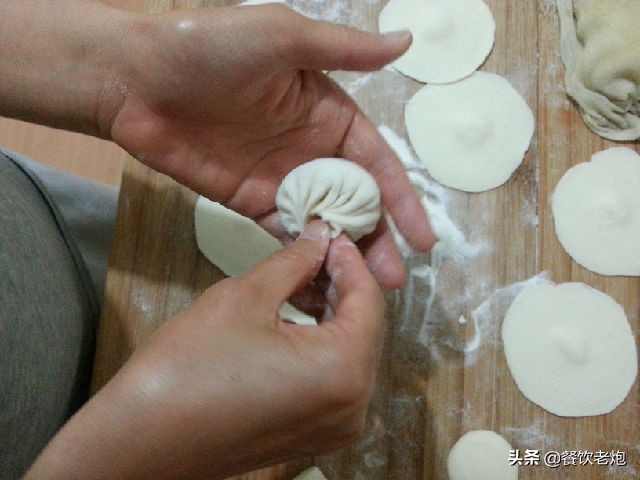 包包子的捏法慢动作简单,最简单包包子手法教程视频