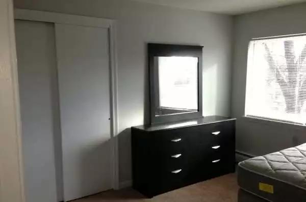 1000万美元在美国买房子,美国1000美元能租到什么样的房子