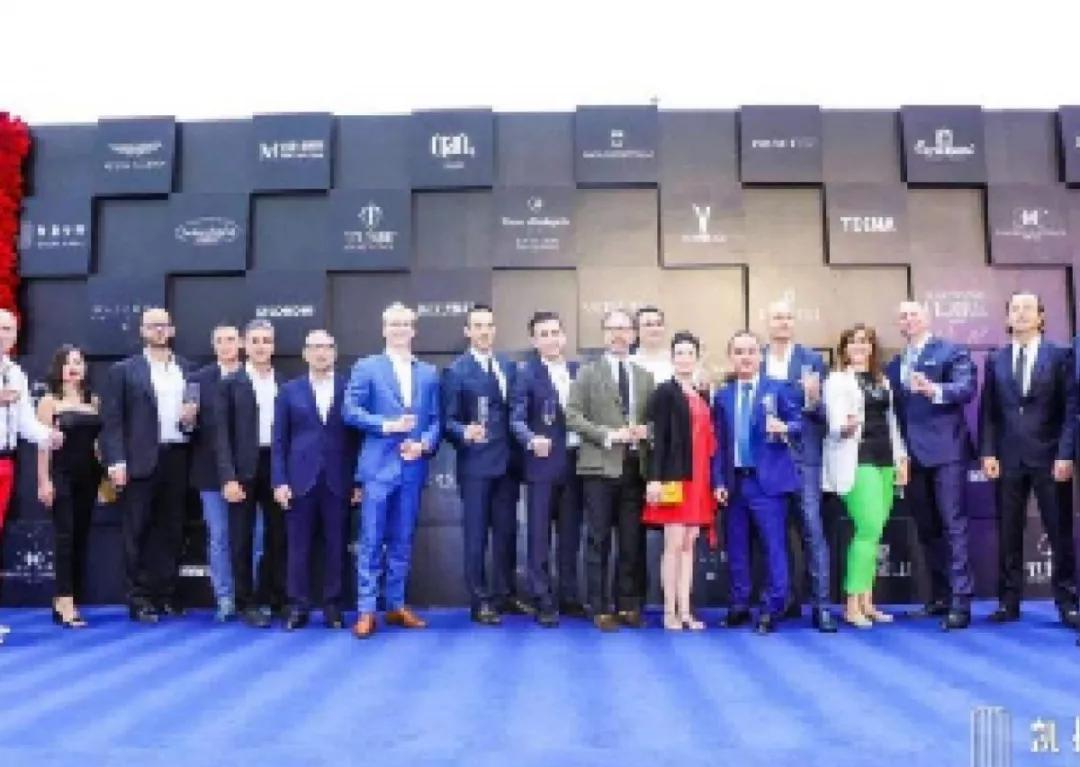 瑗垮畨鑷冲皧mall绾㈡槦,瑗垮畨绾㈡槦鑷冲皧mall