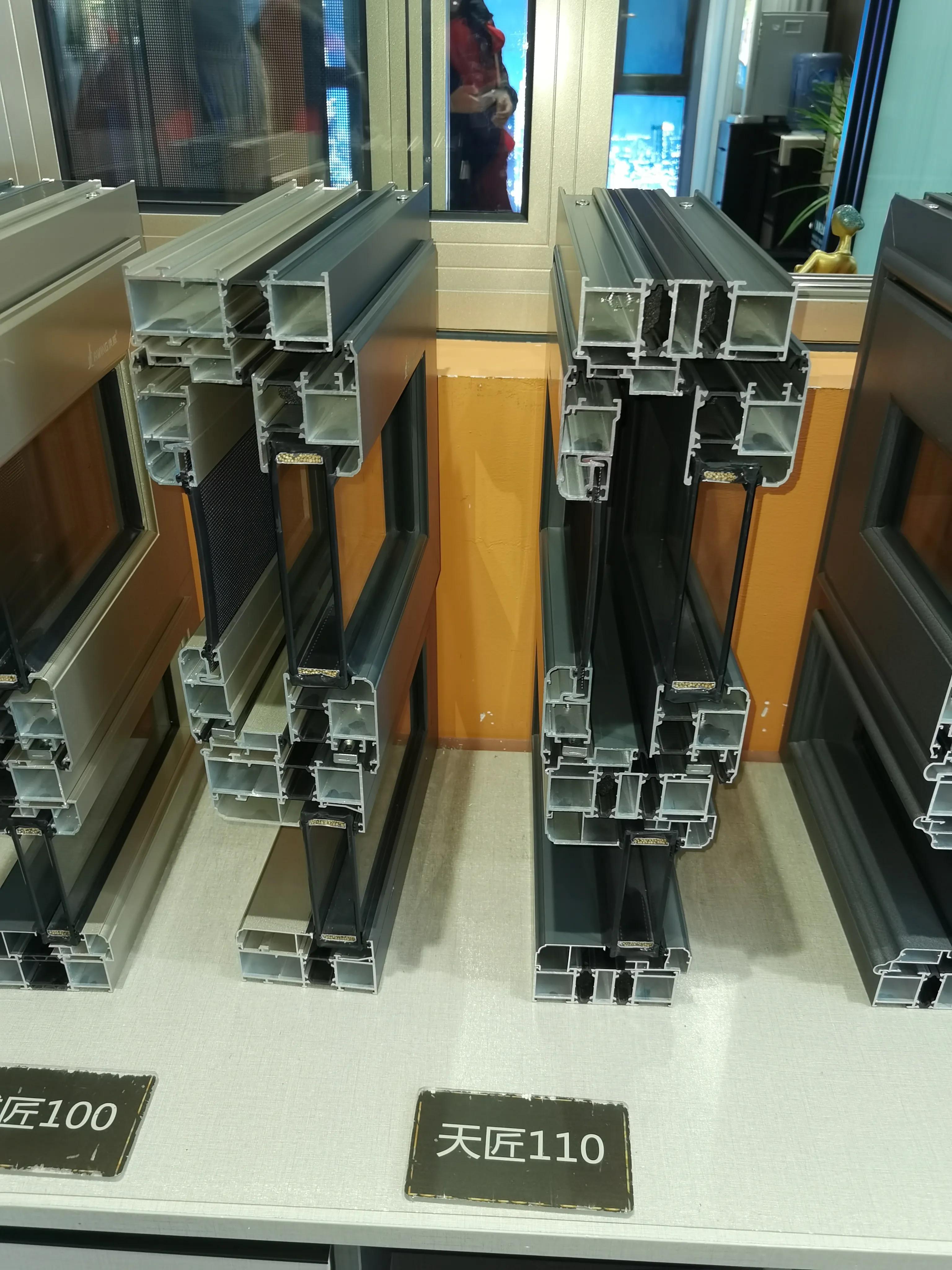 90后在小区创业卖门窗,卖门窗的张先生