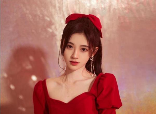 耐克蝴蝶结卖上9999元，“炒作营销”越来越夸张了