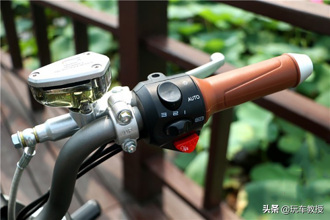 哈雷戴维森livewire电动摩托车,哈雷电动摩托车livewire价格