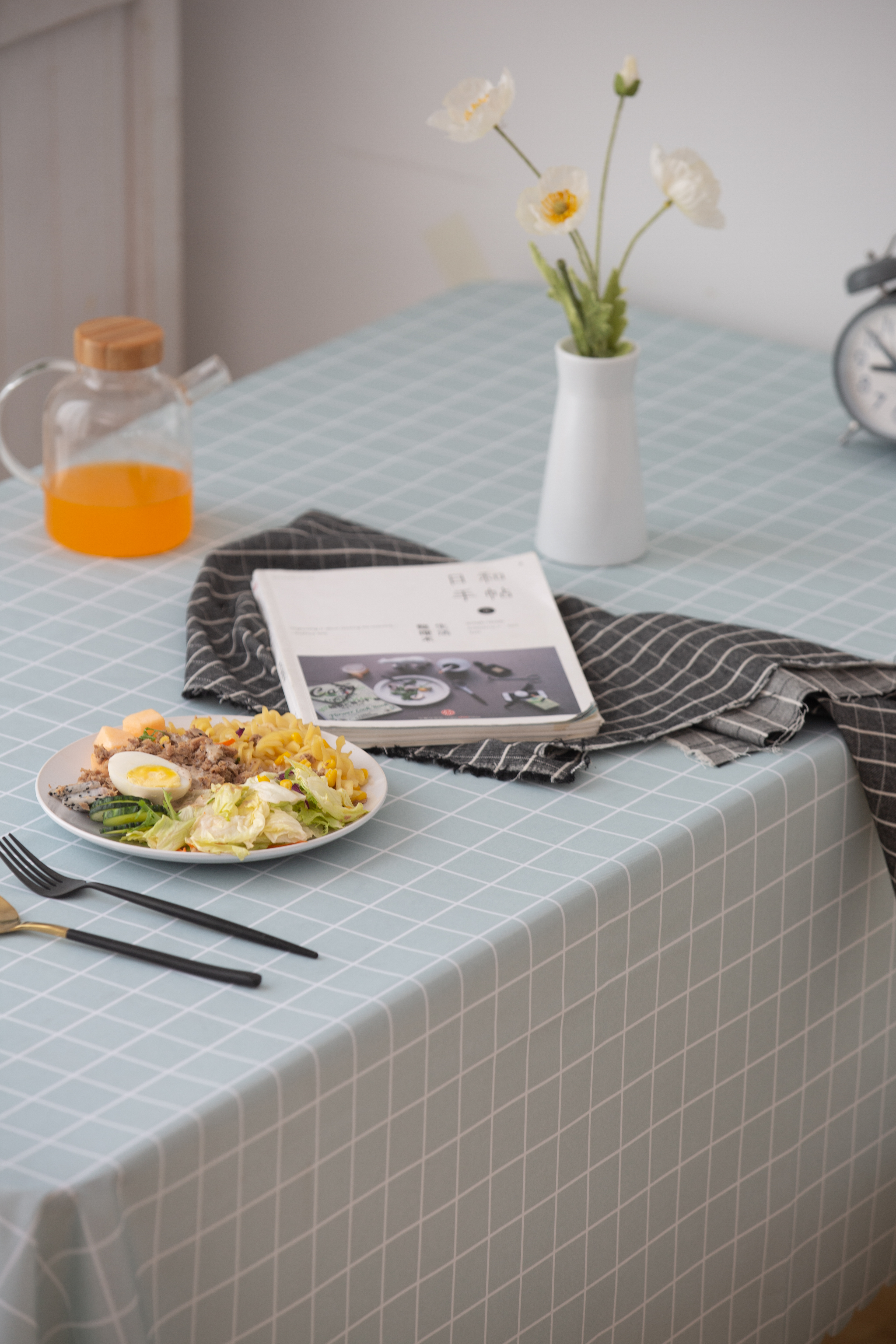 桌布铺在家里精致大气,卧室桌布好看