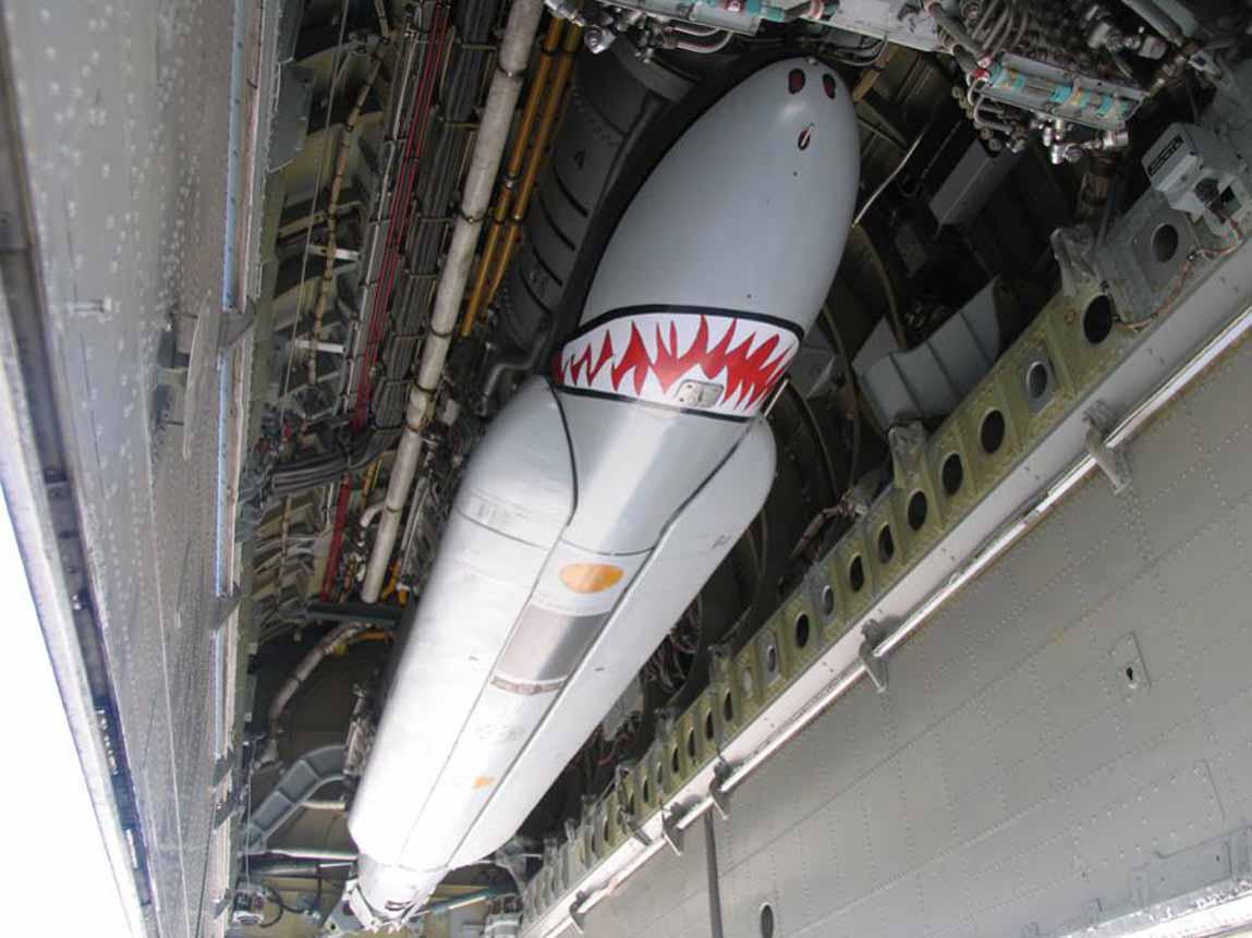 中美俄轰炸机内部弹仓,中美俄轰炸机视频