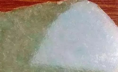 翡翠糯化种分种老和种嫩吗,翡翠原石皮壳怎么分老种嫩种