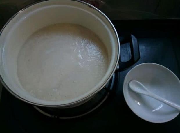 孩子晚上总“蹬被”?是脾胃燥热,多喝这碗汤,健脾养胃一晚安睡