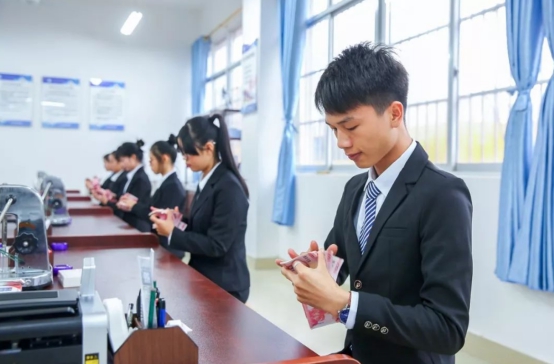 会计专业实力强的大学,会计专业的不足和缺点