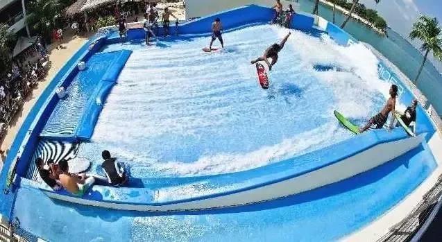 购物中心跑步,在购物广场里跑酷