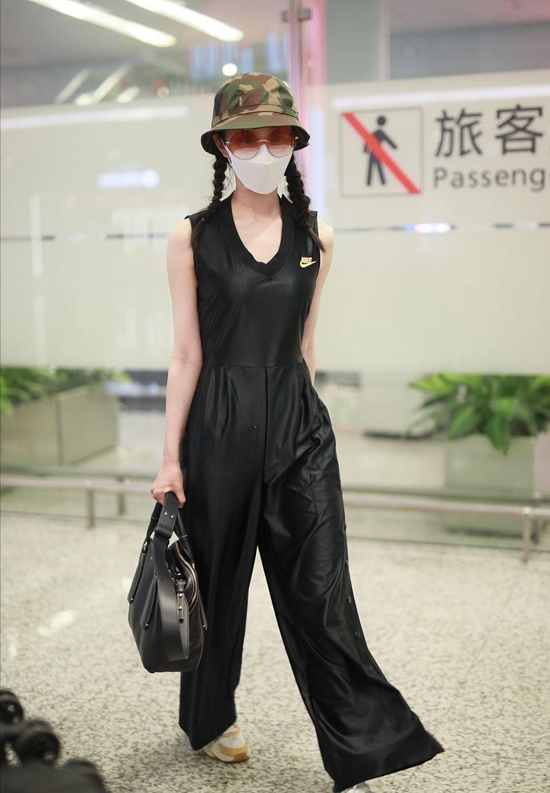 宋轶小雏菊印花裙,宋轶牛仔短裙穿搭