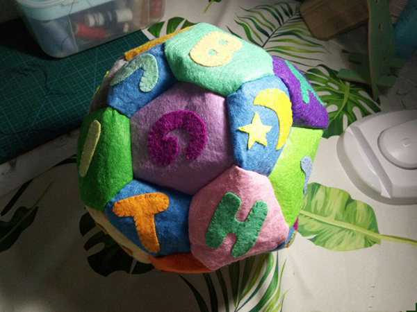 用布做足球的做法,手工足球的做法