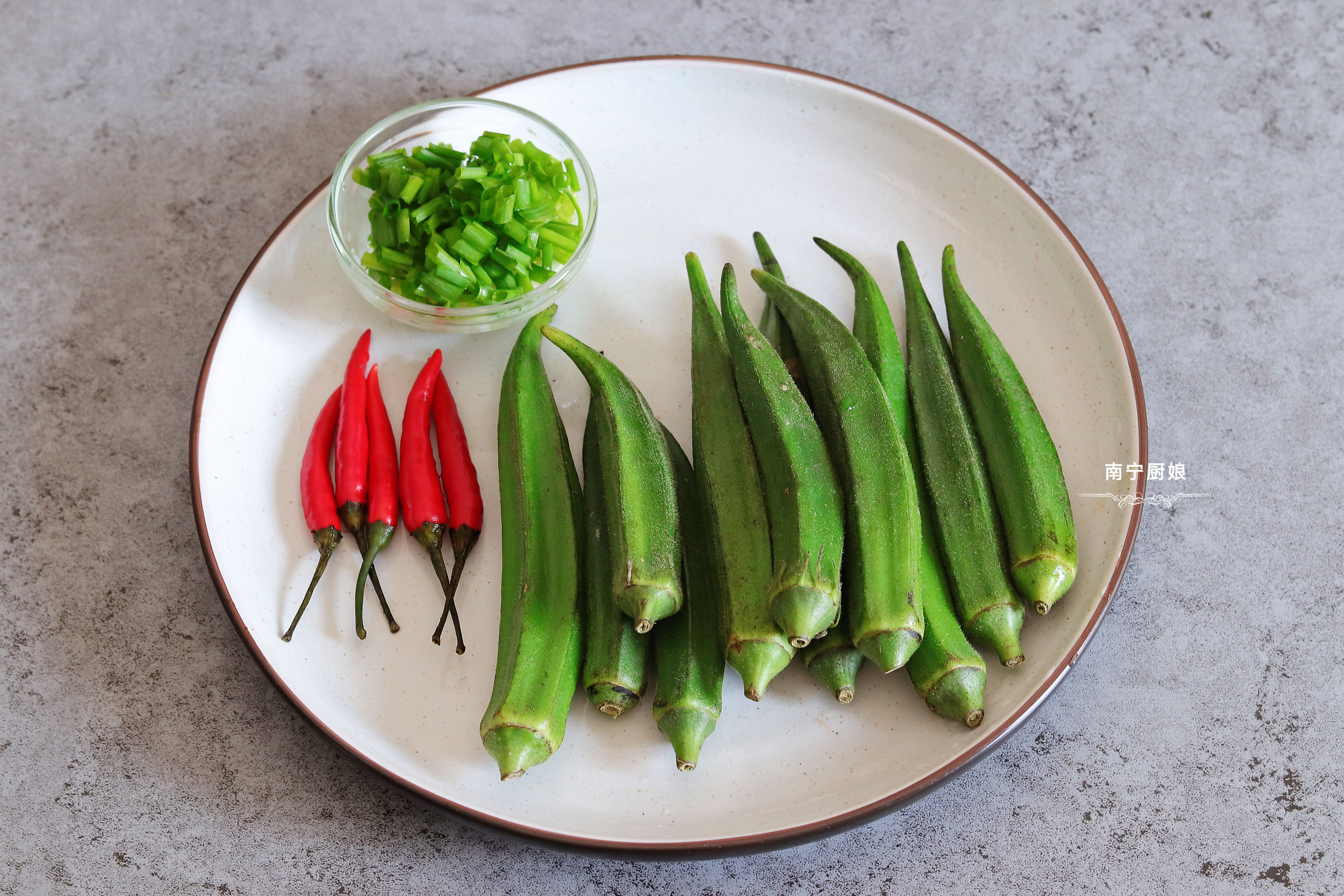 秋葵如何焯水,秋葵怎样焯水翠绿