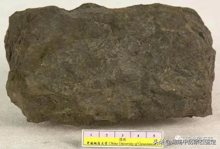 月球陨石与地球矿石的区别,月球陨石和矿石有什么区别