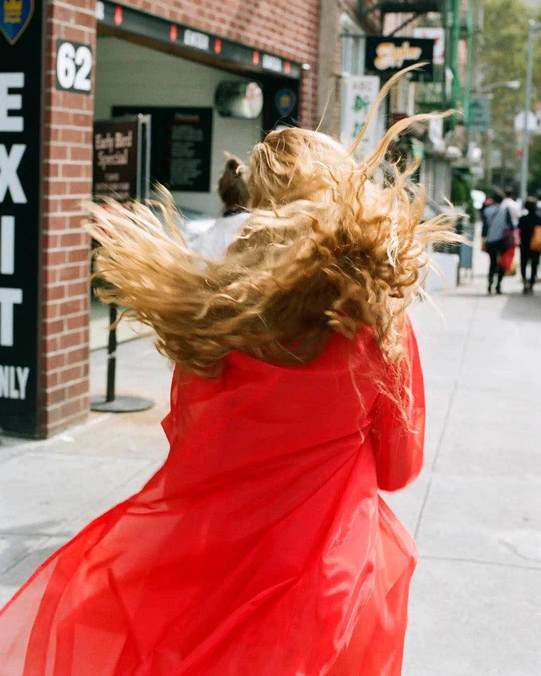 女生短发发型图片慵懒风,慵懒短发微卷发型