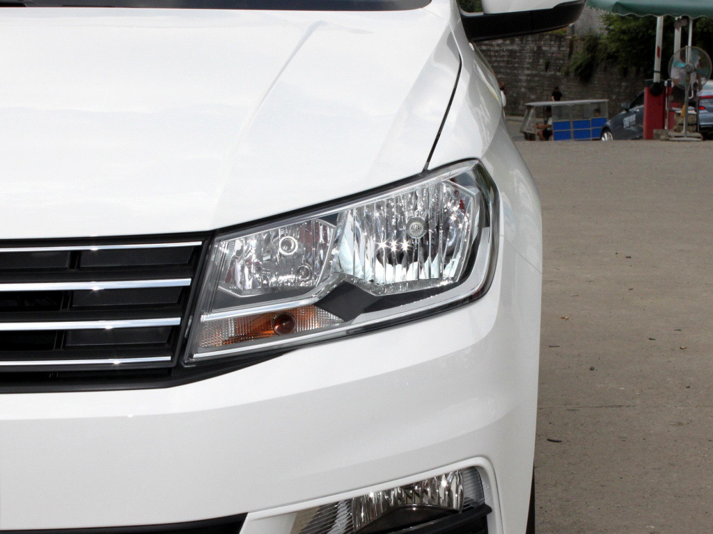 桑塔纳和朗逸哪个更值得购买,高配桑塔纳价格