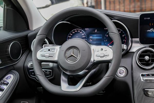 奔驰c200点评,奔驰c200内饰后座图片