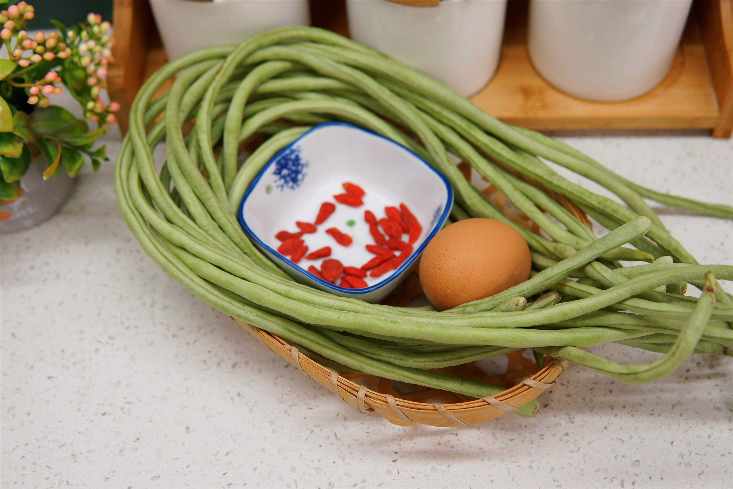 豆角别炒着吃了教你懒人做法,豆角新吃法不炒不凉拌