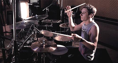 怎么才能成为真正的鼓手,为什么好的鼓手很少