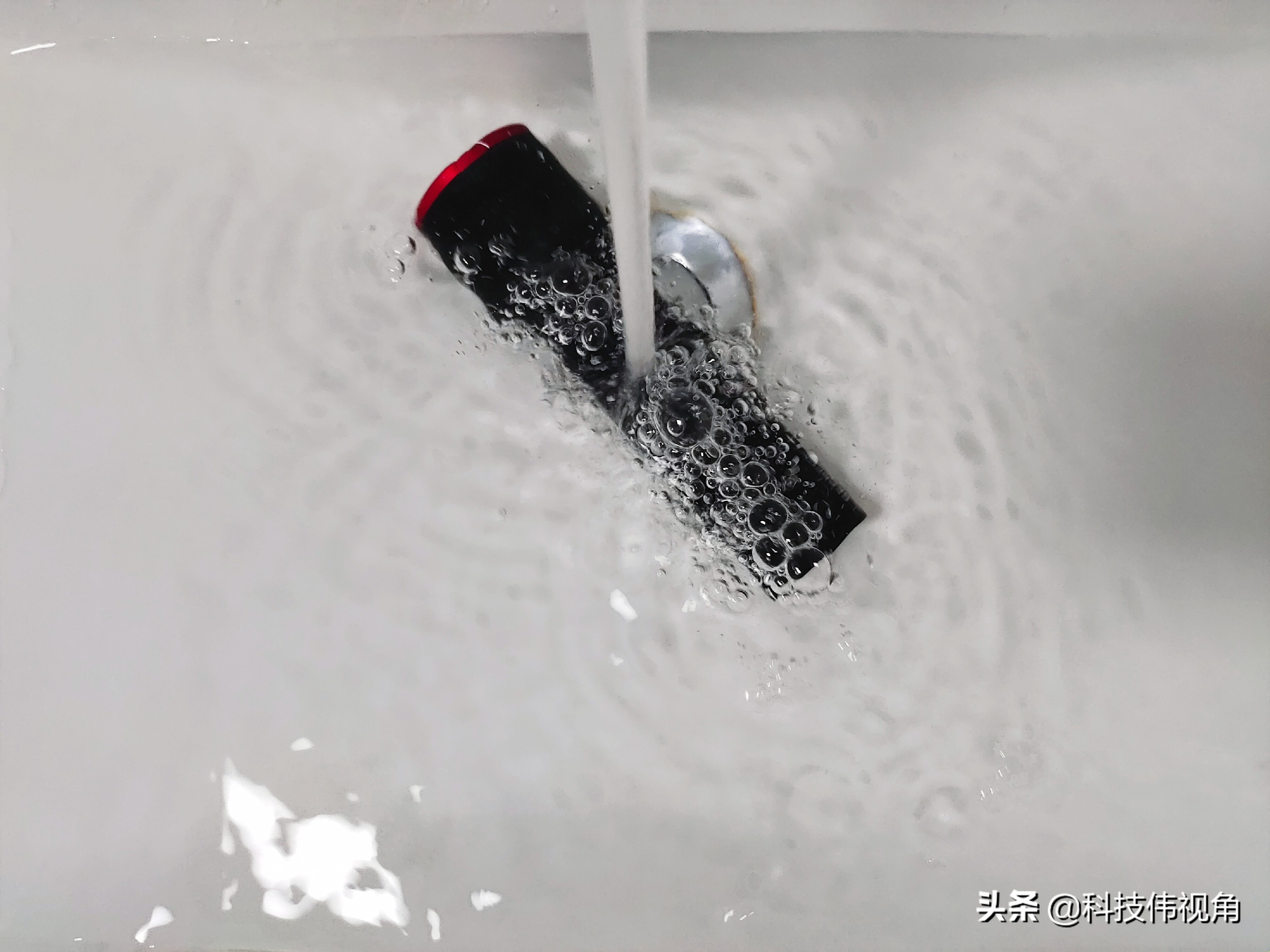 极蜂手电筒f10更换玻璃,探路蜂强光手电筒