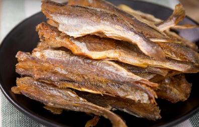 如何挑选新鲜的白眉鱼干,怎么挑选巴浪鱼干