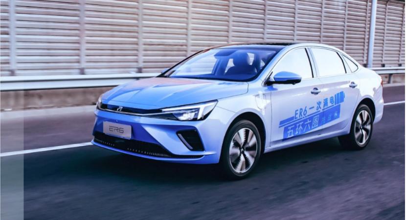 纯电轿车荣威ER6首批交车