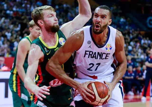 有完没完？立陶宛黯然出局后，足球名记再发文暗讽姚明指点周琦