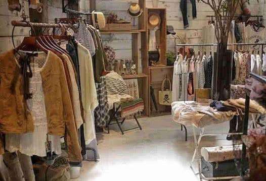 买衣服网上买好还是店里买好,买衣服是网上买好还是实体店买好