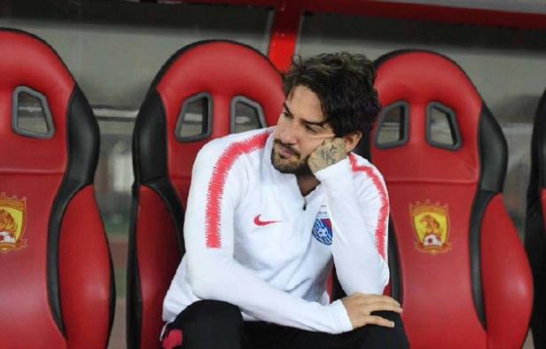 有情有义！第一位回应“天海解散”的前外援，用中文写：好想你们