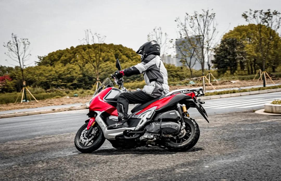 大阳ADV150胖虎试驾：真正的跨界踏板，兼顾城市越野可玩性极高