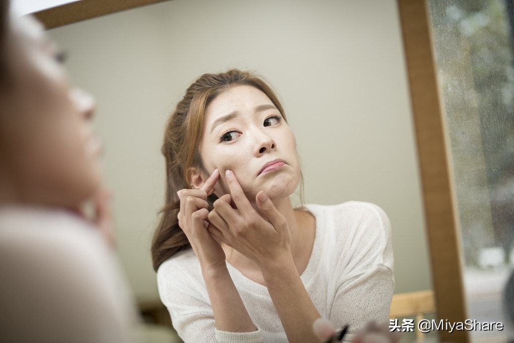 外油内干严重如何给肌肤快速补水,皮肤干怎么保持水油平衡