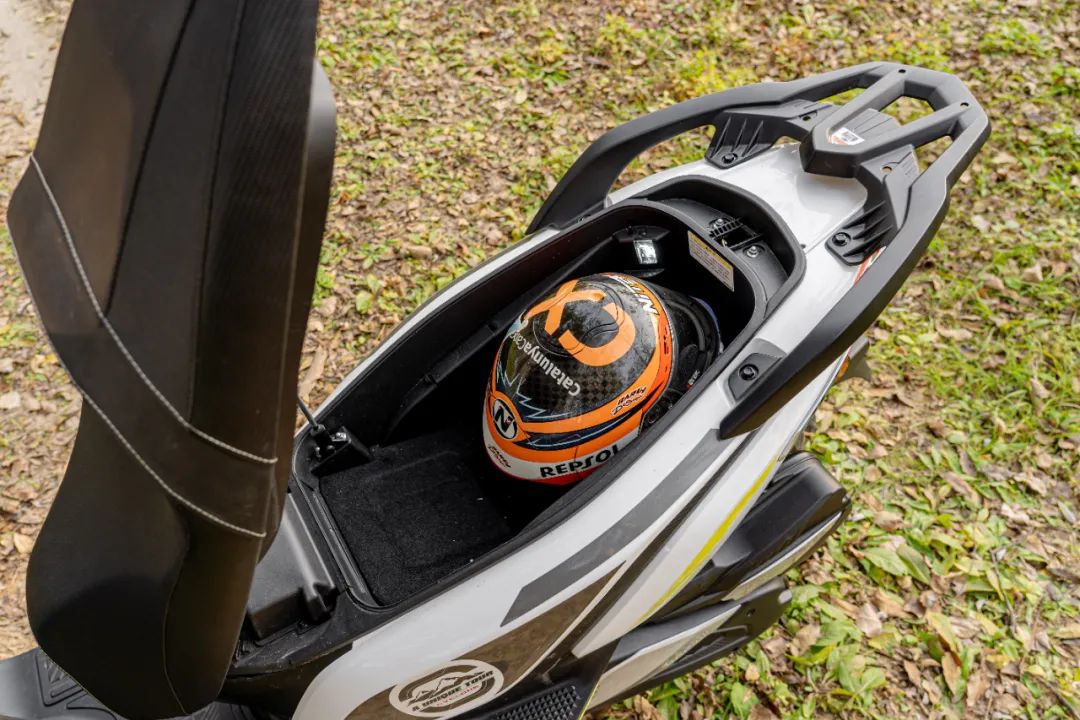 赛科龙rt3s大踏板摩托2024款,国产大踏板赛科龙rt3s推荐