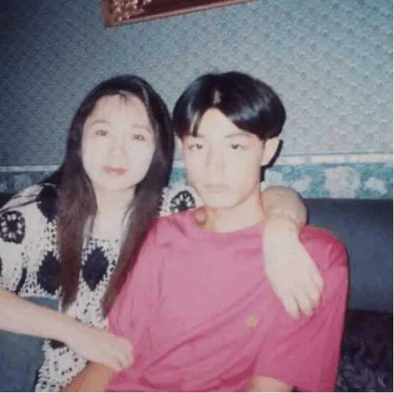 李易峰爸爸年轻照,李易峰爸爸是哪年的