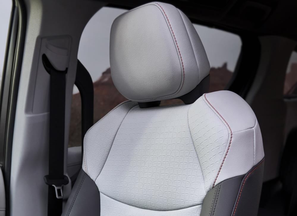 新款黑豹车,丰田黑豹商务车